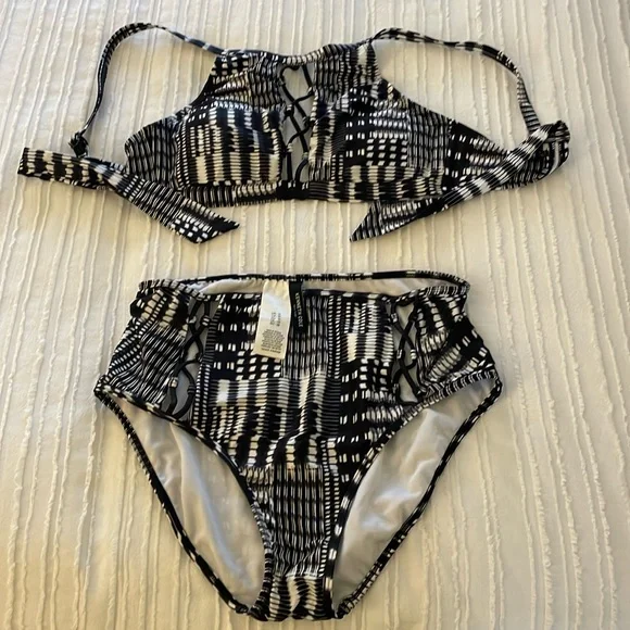 Kenneth Cole NY Two Piece Bathing Suit - Medium - Picture 1 of 5
